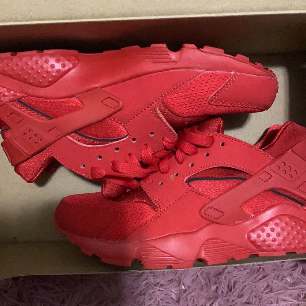 Nike huarache red barley used